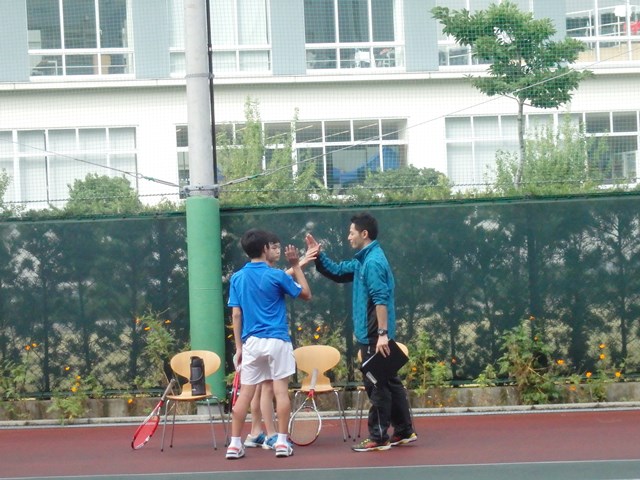 http://www.ariake.kaetsu.ac.jp/club/tennis/PB020153.JPG