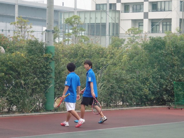 http://www.ariake.kaetsu.ac.jp/club/tennis/PB030259.JPG