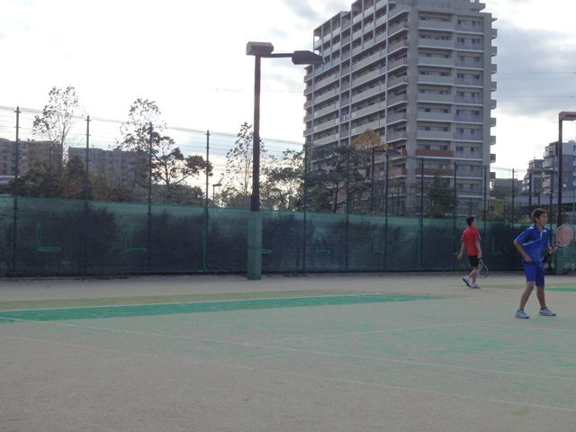 http://www.ariake.kaetsu.ac.jp/club/tennis/PB030260.JPG