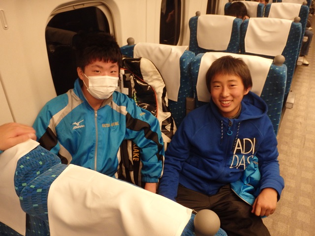 http://www.ariake.kaetsu.ac.jp/club/tennis/PC250003.JPG