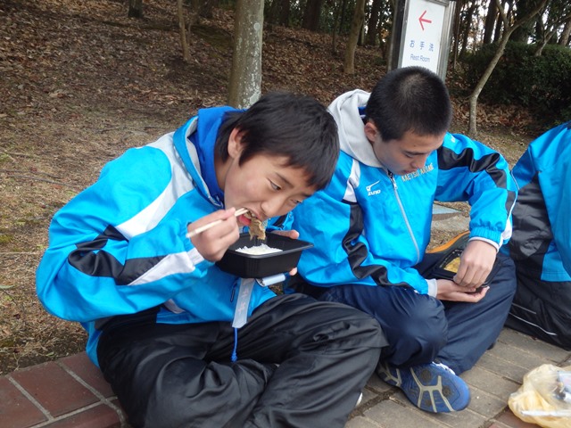 http://www.ariake.kaetsu.ac.jp/club/tennis/PC260044.JPG