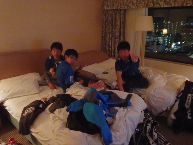 http://www.ariake.kaetsu.ac.jp/club/tennis/PC270088.JPG