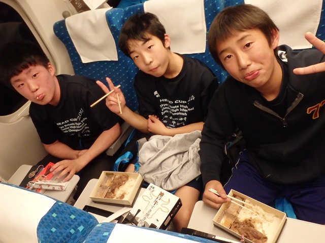 http://www.ariake.kaetsu.ac.jp/club/tennis/PC280136.JPG