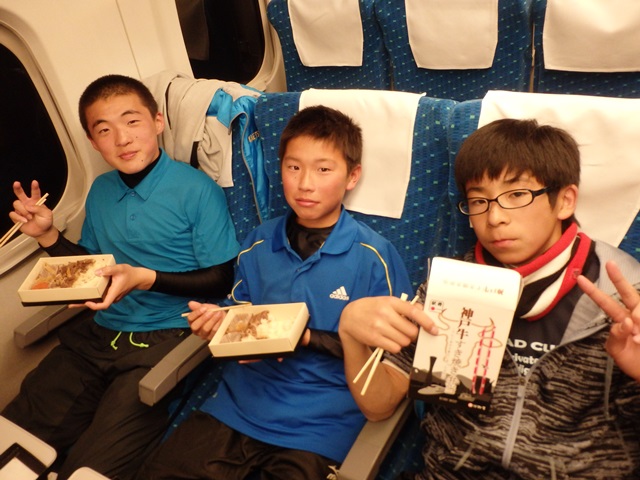 http://www.ariake.kaetsu.ac.jp/club/tennis/PC280138.JPG