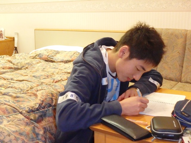 http://www.ariake.kaetsu.ac.jp/club/tennis/PC290141.JPG